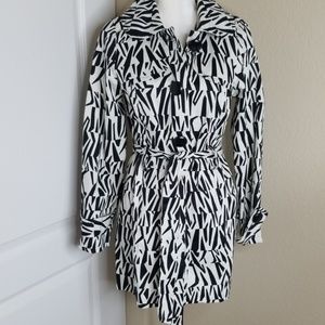 Luii light trench coat